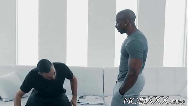 Rippling black beefcake studs fucks hunky bearded jock into orgasm
